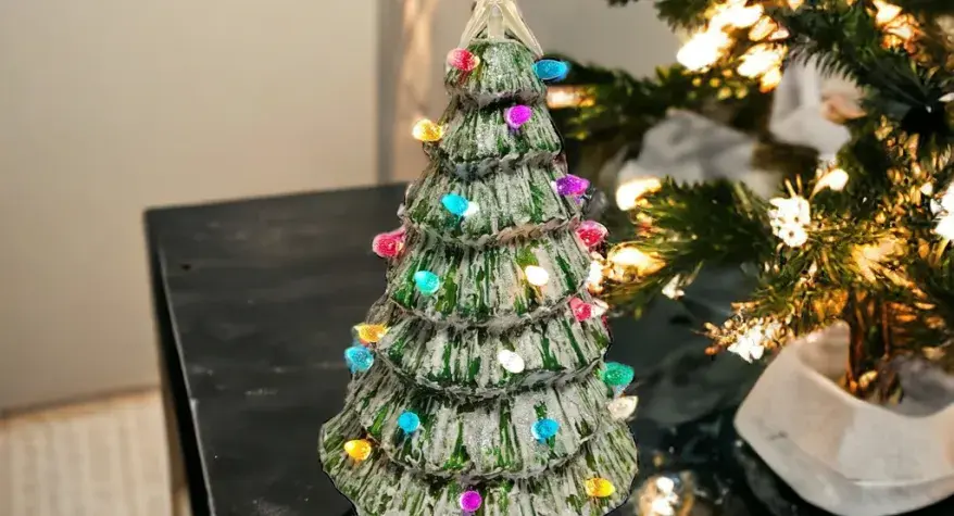 Vintage Christmas Tree Ceramic Painting Workshop!